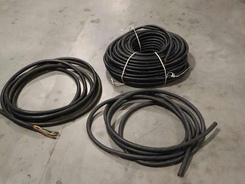 Heavy Duty 3 Phase Wire (1) Approx 25' of 6/3 &amp; 8/1, (1) Approx 26' of 6/4, (1) Approx 100'+ Coil of 4/C 10 AWG Wire- Auction Item