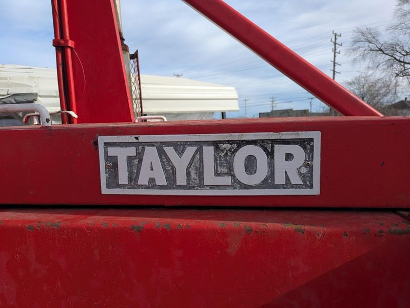 20,000lb Taylor Boat Lift – 20′ Forks