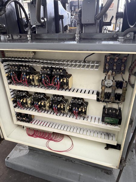 6-SPINDLE ALLEN VARIABLE-SPEED GANG DRILL PRESS. STOCK # 0550325