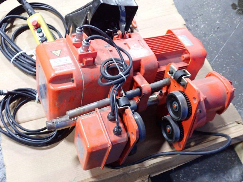 BISON LIFTING EQUIPMENT 2 TON ELECTRIC HOIST  -  HHBDSK02-01D+WPC02D