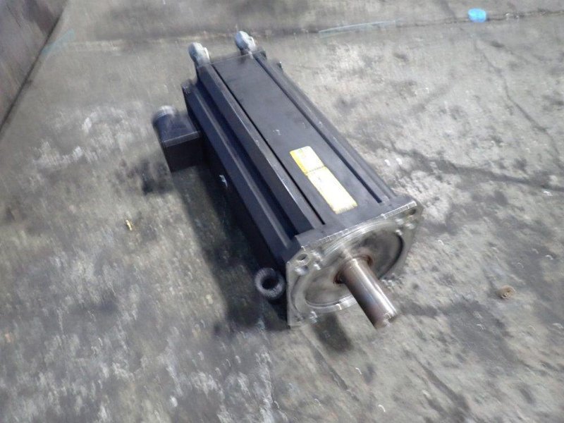 REXROTH SERVO MOTOR  -  MSK101E-0300-FN-MI-BG2-NNNN