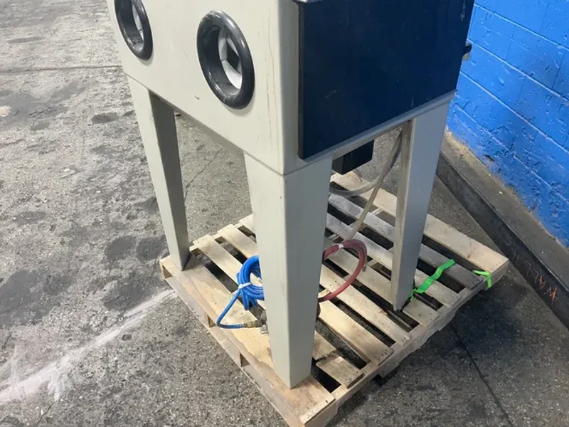 22” X 36” X 22” Sandblaster