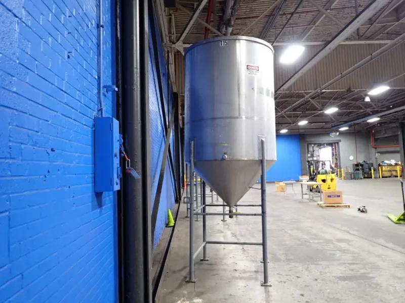 1243 GALLONS S/S TANK