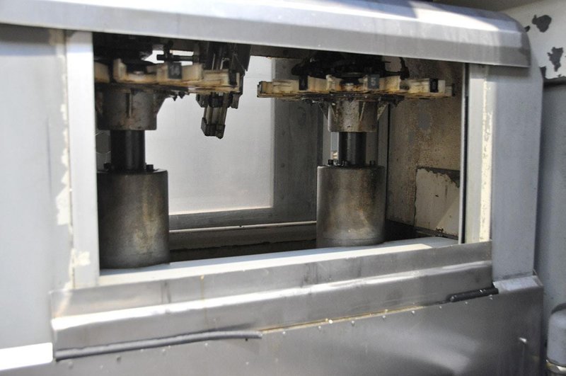 DMG Deckel Maho - DMU 60T X: 630 - Y: 560 - Z: 560 mm