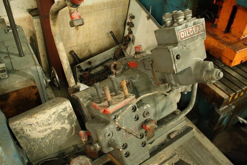 40 HP MOTOR AND OILGEAR PUMP: STOCK