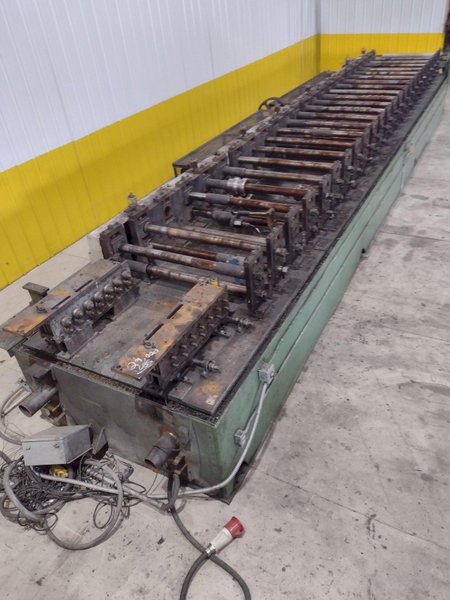 24 STAND X 3&quot; X 46&quot; ROLLSPACE CLINTON ROLLFORMER: STOCK #21327