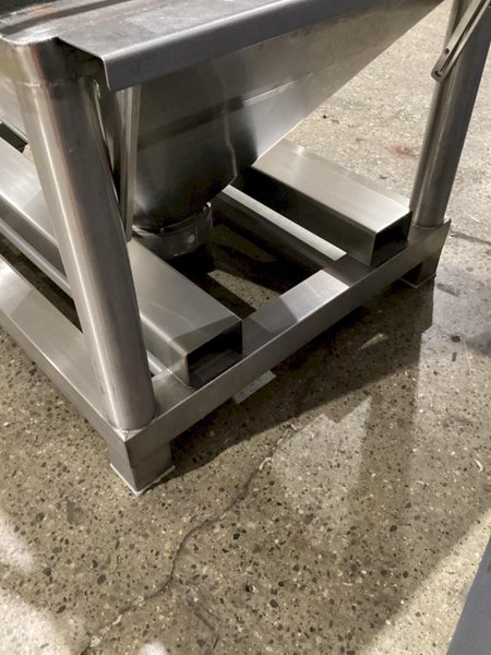 G2MH STAINLESS STEEL IBC BIN 304 CONE HOPPER SANITARY USED