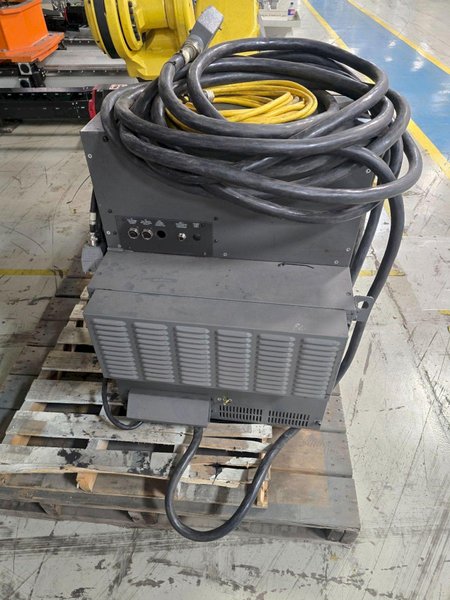 FANUC R-2000IC/210F ROBOT / R30IB CONTROLLER MISSING TEACH PENDANT USED