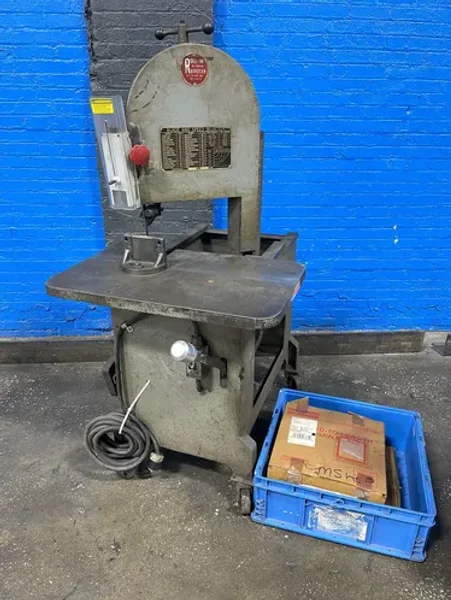 ROLL-IN 18.5” X 30.5” VERTICAL BAND SAW