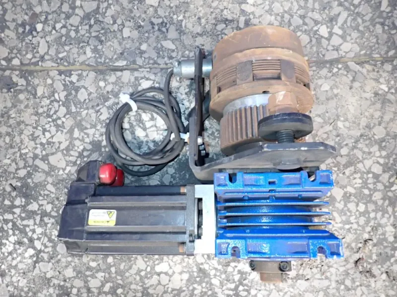 ALLEN-BRADLEY 5000 RPM SERVO MOTOR/WORM GEAR REDUCER ASSEMBLY  -  MPL-A330P-SJ22AA