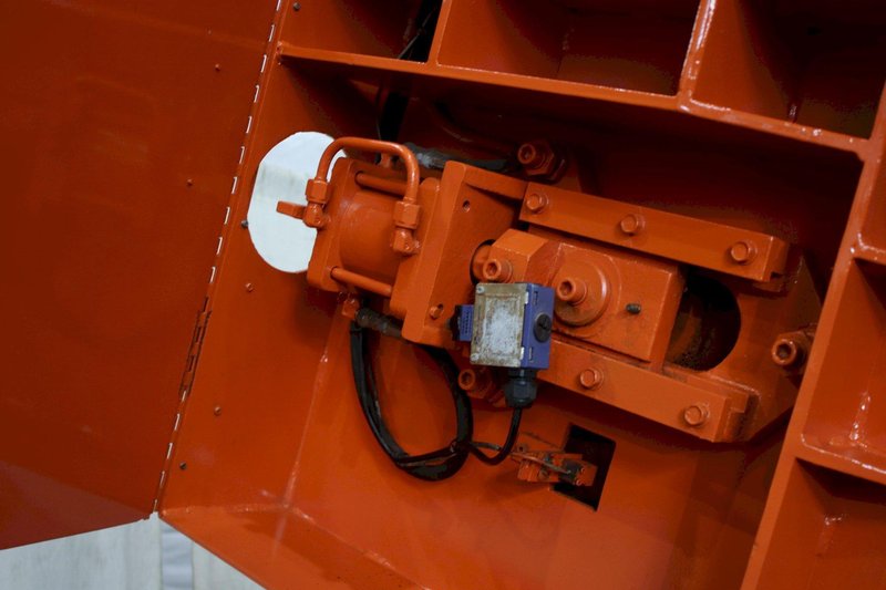 16-1/2" X 25-1/2" COSEN MODEL SH-650M HORIZONTAL SAW: STOCK #75003