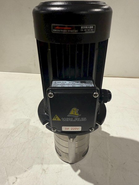 WALRUS TPHK4T3-3 COOLANT PUMP USED