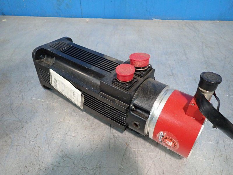 ALLEN BRADLEY 5000 RPM AC SERVO MOTOR   -  1326AB-B410G-21-X13