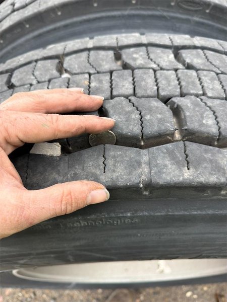 2020 Freightliner Cascadia 1FUJHHDV5LLLC1671