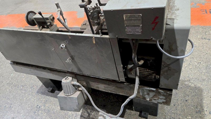 COLCHESTER CLASUING 600 GAP LATHE 260V USED