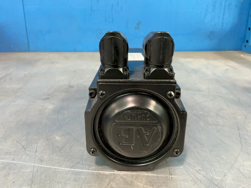 ALLEN BRADLEY 3 HP SERIES A KINETIX INVERTER DUTY AC SERVO MOTOR   -  MPL-A430P-MJ474AA