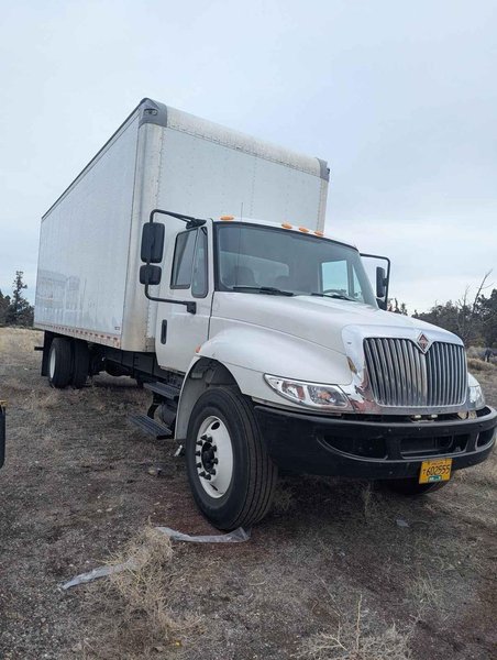 International 4300 SBA Box/Service Truck, 2018