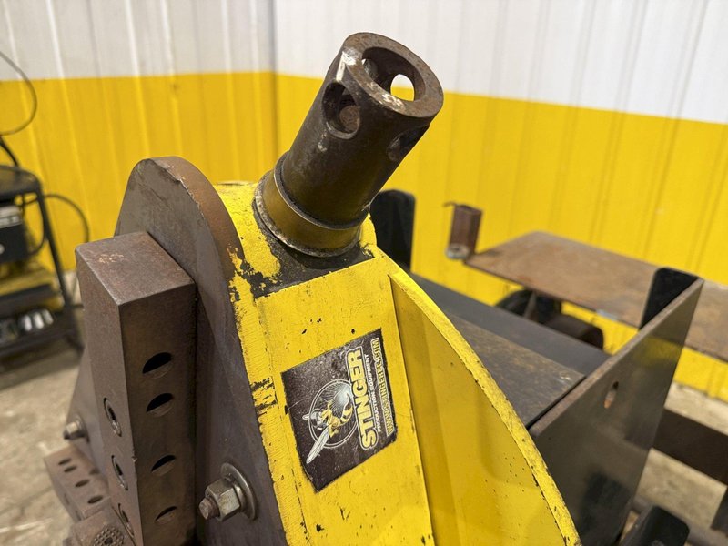 1,250 LB STINGER MODEL #P-1250 PIPE WELDING POSITIONER WITH 30" GRIPPER CHUCK: YOBRO #25216