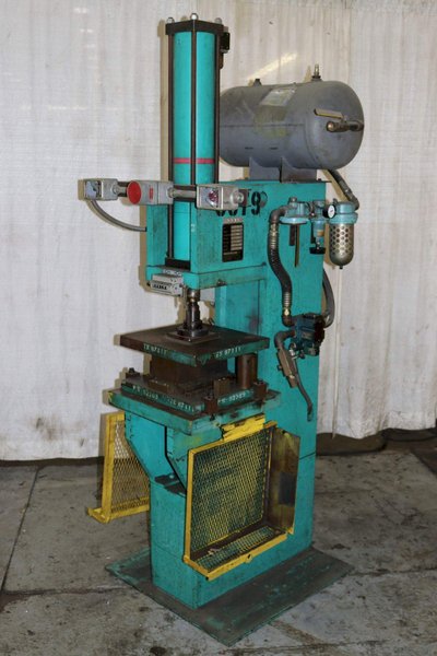 15 TON PRESSOTECHNIK HYDRAULIC C FRAME PRESS: STOCK #59608