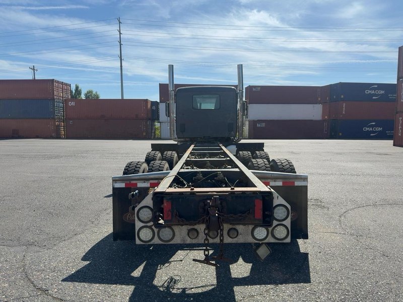 Peterbilt 567 Log Truck, 2018 – PACCAR Engine Heavy Spec Logging Truck, Tandem Axle, Ready to Work