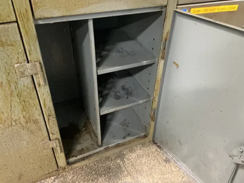 STRONG HOLD 10 DOOR LOCKERS