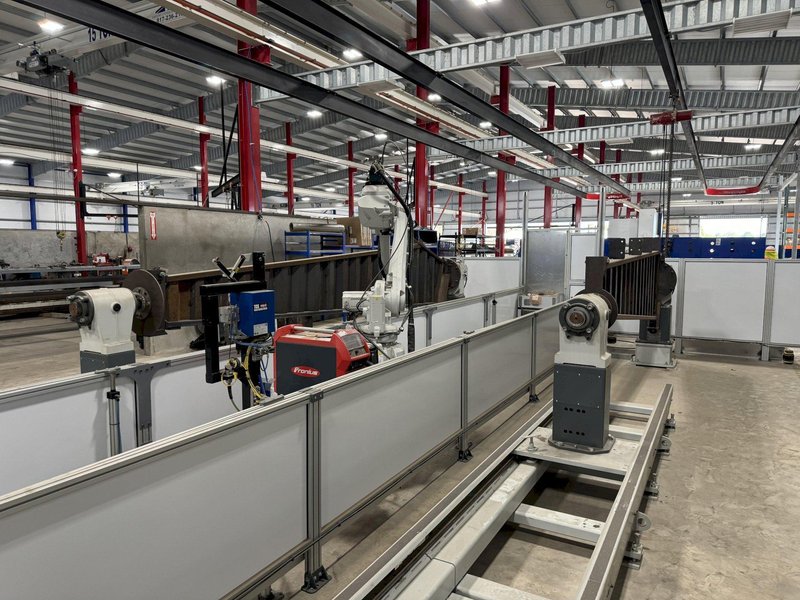 2021 ABB MODEL #IRB 4600 ROBOT WELDING SYSTEM WITH PRESTON EASTIN WELDING FIXTURE: STOCK 21175