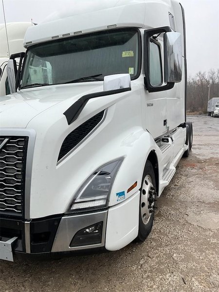 2023 Volvo  4V4NC9EHXPN310965