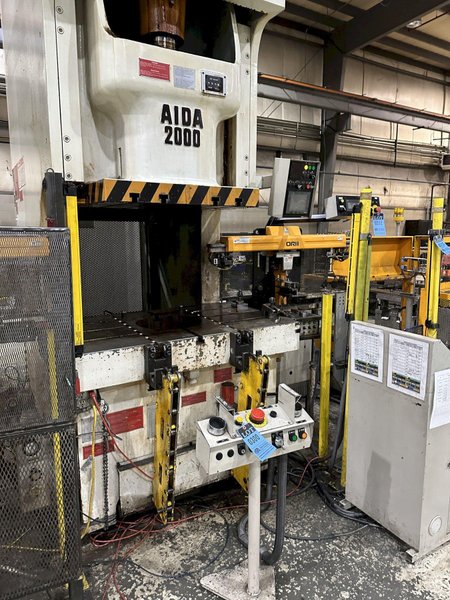 220 TON AIDA GAP FRAME STAMPING PRESS