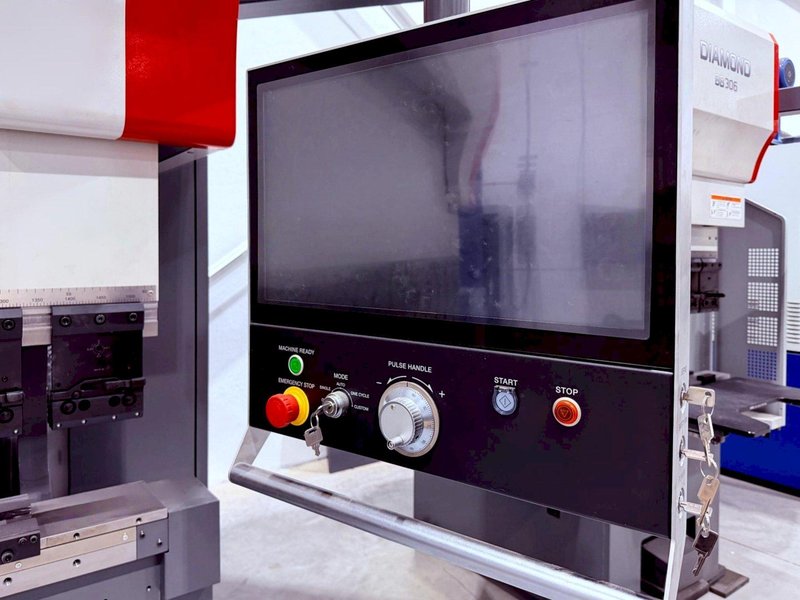 Mitsubishi Diamond BH13530 Dual-Drive Hybrid Press Brake