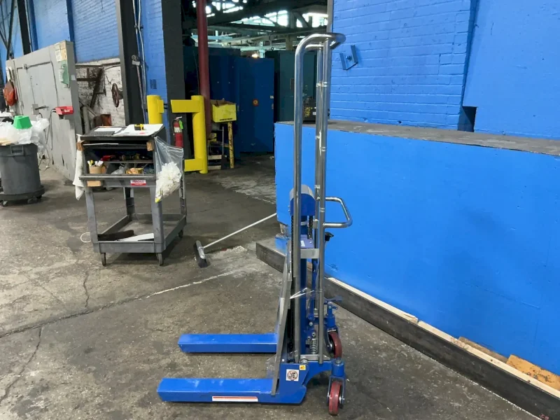 VESTIL 880 LBS LIFT CART  -  HYD-10