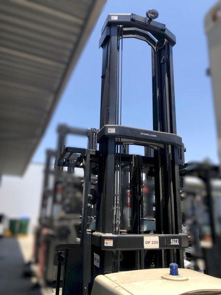 Crown SP3550H-30 Electric Stand-up Stock Picker Forklift 2022 equipped with 3,282 Hours, V-Force Battery and Charger