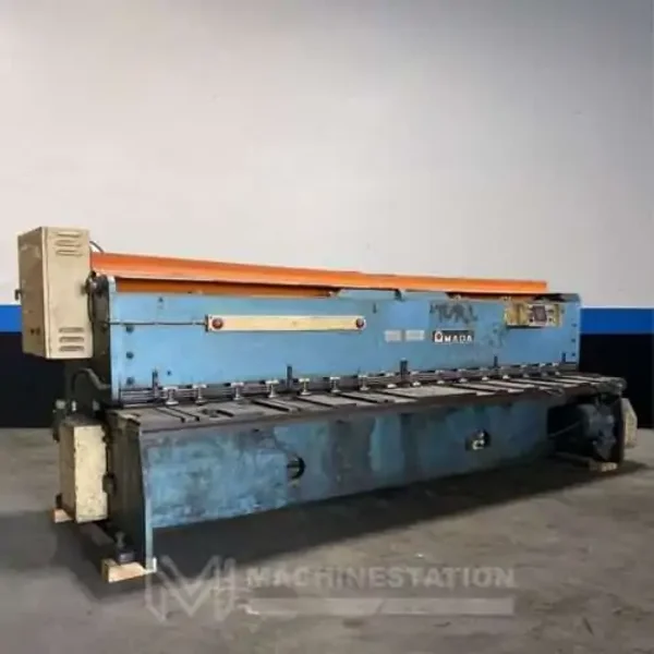 Amada M-4045 Power Squaring Shear