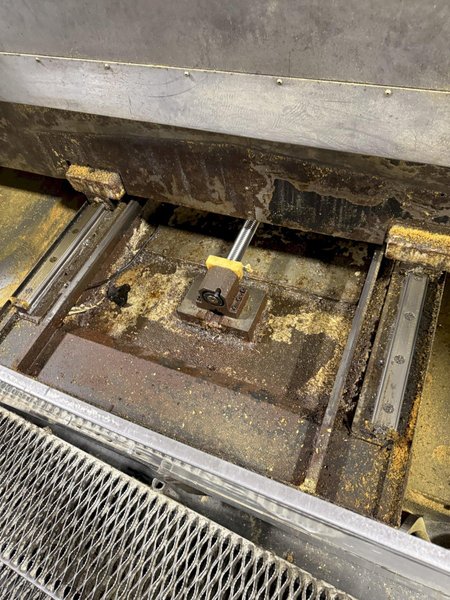 HAAS VF-10 VERTICAL MACHINING CENTER. STOCK # 0325526