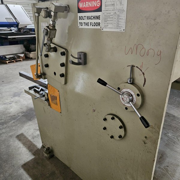 10' X 1/4" US INDUSTRIAL 1025 HYDRAULIC SHEAR. STOCK # 0134025.