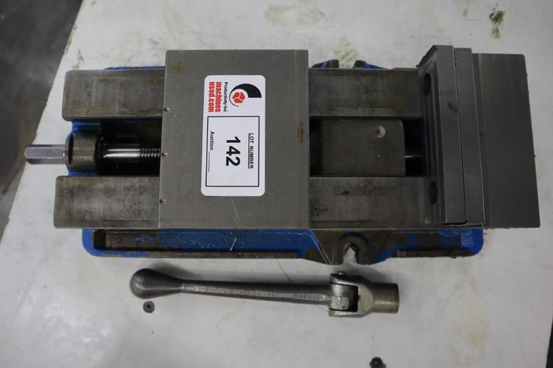 Kurt D688 6" Machine Vise with Steel Hard Jaws and Handle- Auction Item