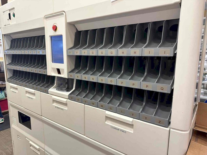 Parata Max Automated Vial Filling Robot – Pharmacy Dispensing System