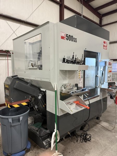 Haas UMC-500SS 5 Axis UMC, 2023 – TSC, Chip Conveyor, Probe