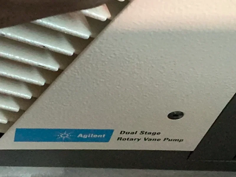 AGILENT TECHNOLOGIES 0.7 KW DS 302 DUAL STAGE ROTARY VANE PUMP   -  MY2225RA01