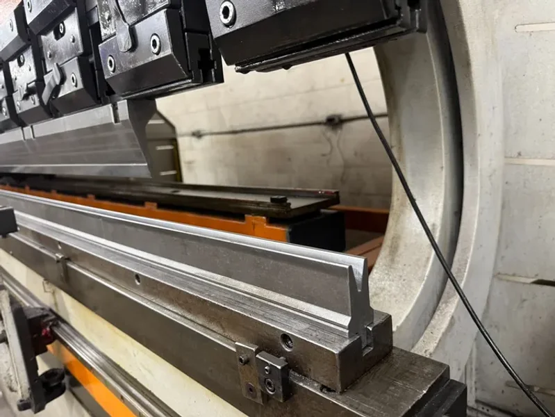 USED ERMAKSAN 12' X 176 TON HYDRAULIC CNC PRESS BRAKE MODEL CNC SAP 12X176