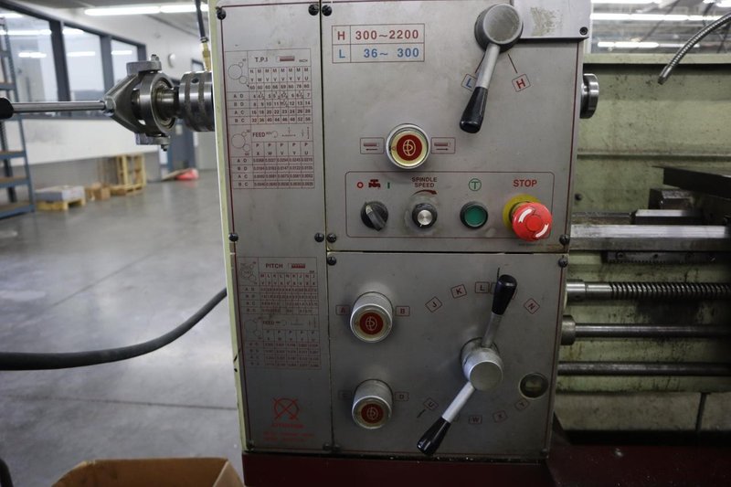 Acer E1440V Engine Lathe, 14"x40", Electronic Vbl Speed, Newall 2 Axis DRO - New 2011 - Auction Item