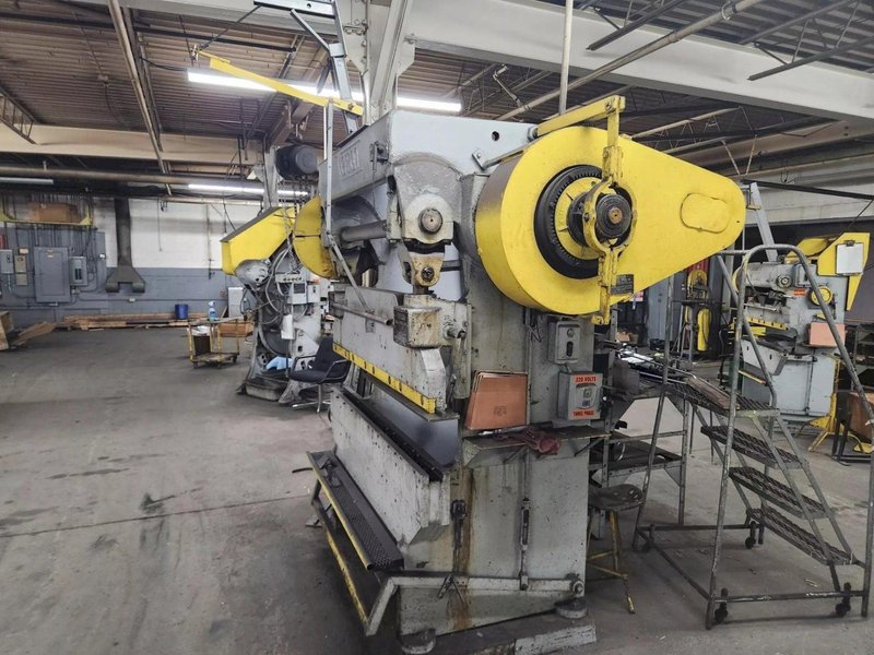 45 TON X 66" VERSON 2050 PRESS BRAKE W/ DIES. STOCK # 0219626.