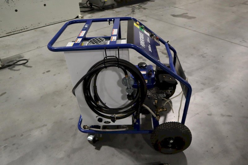 Northern Tool 44" Wide Cushion Creeper with 6 Swivel Wheels and Adjustable Head Rest- Auction Item