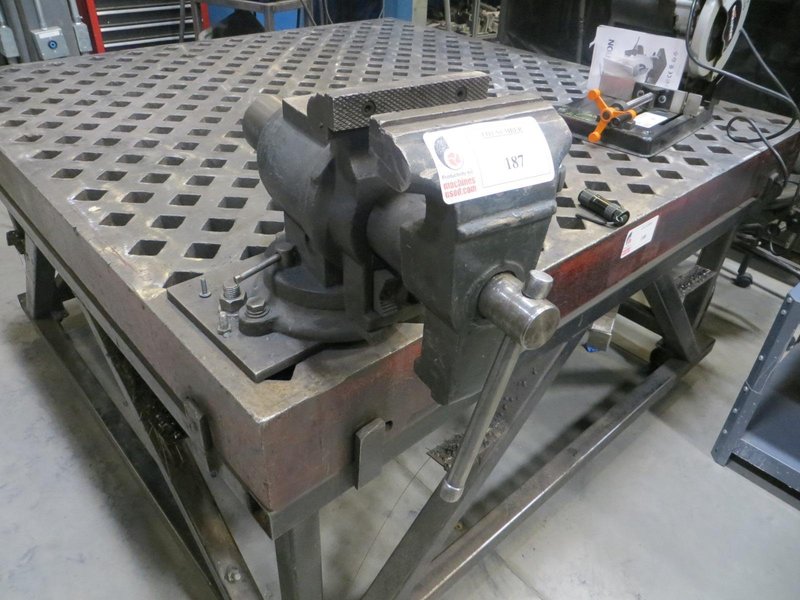 Heavy Duty Bench Vise 6&quot;- Auction Item