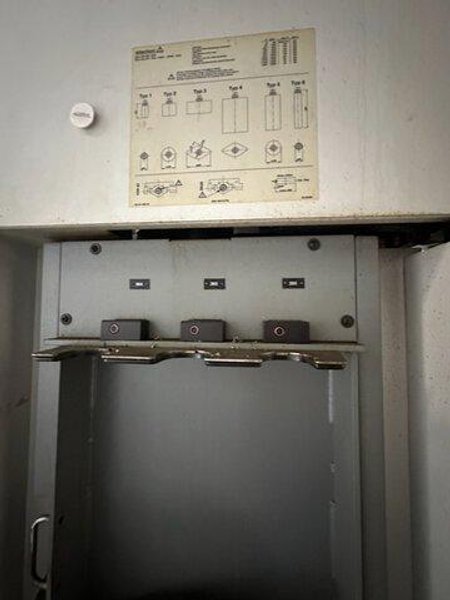 DMG Mori DMC 125 U2 5 Axis Machining Center, 2006 – Pallet Changer, Chip Conveyor