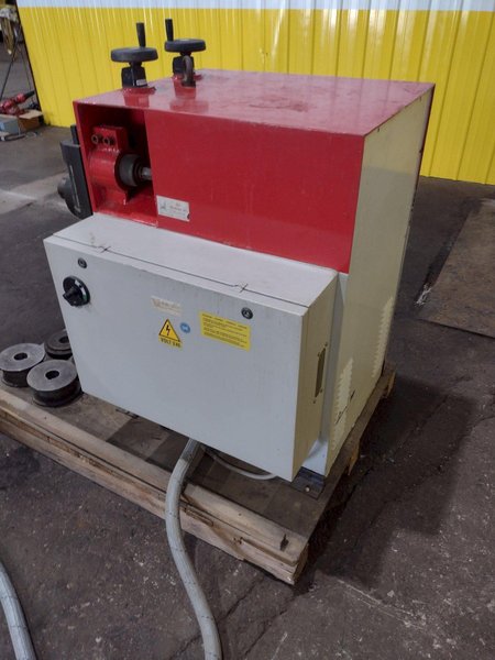 2-3/8" X 2-3/8" X 1/4" SIMASV HYDRAULIC ANGLE BENDING ROLL: STOCK #18847