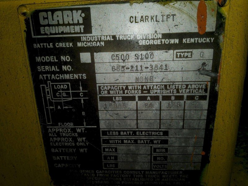 CLARK C500–S100 10,000LB CAP FORKLIFT W/ 6′ FORKS – PROPANE