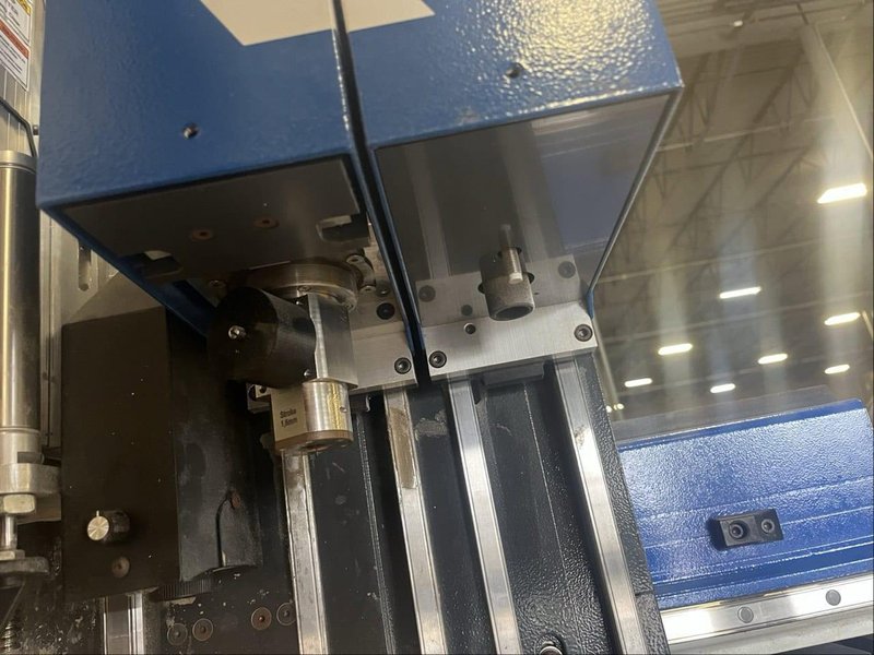 5′ x 10′ AXYZ Trident 4010 CNC Router, 2021 – LOW HOURS