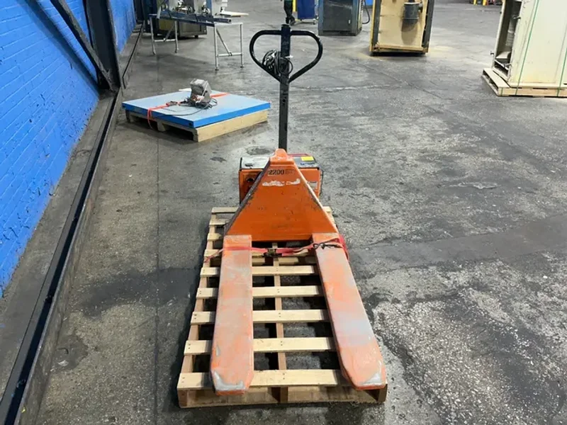 PRESTO 2200 LBS ELECTRIC PALLET JACK  -  PSL-22/27-E