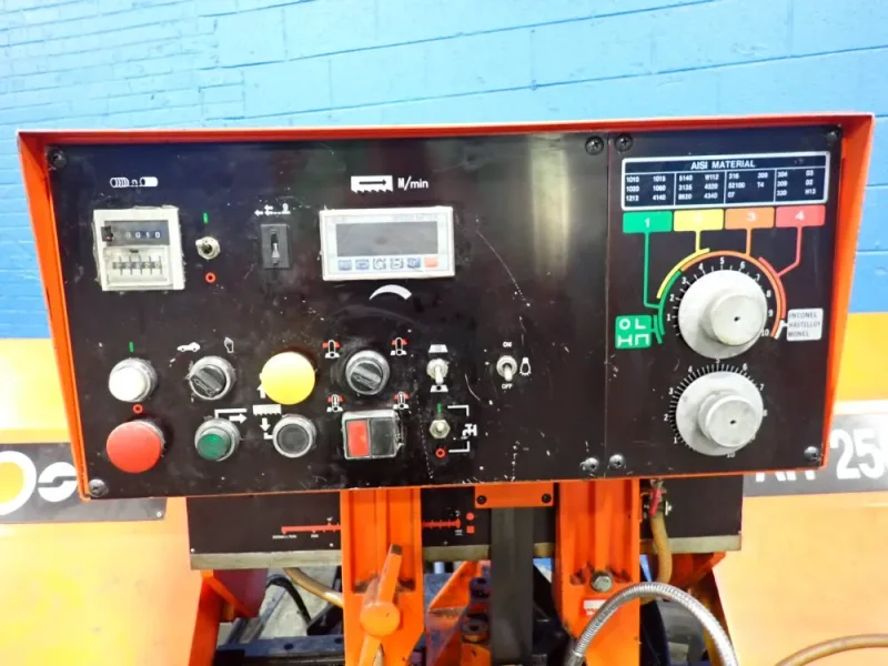 COSEN INDUSTRIES 24" X 10" HORIZONTAL BAND SAW  -  AH-250H
