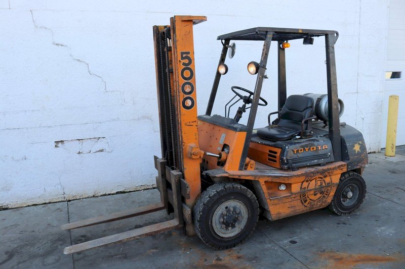 5,000 LB TOYOTA LP GAS FORKLIFT: STOCK #63915